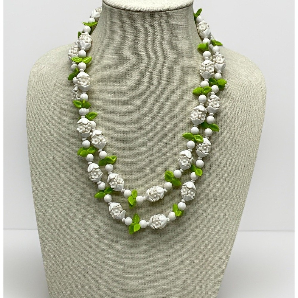 Vintage Hong Kong White Flower Bead Necklace Green Leaves 46" Mod Floral 1960s